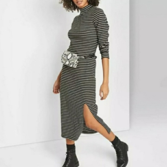 STRIPED BLACK AND WHITE SWEATER DRESS SIZE SMALL - Picture 2 of 5